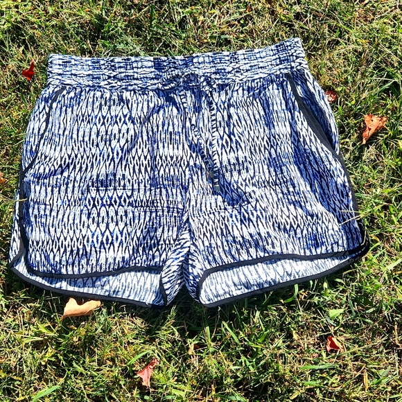 AVA CHRISTINE ▪︎ Abstract Geometric Pattern Shorts w/ Pockets, EUC - Picture 1 of 7